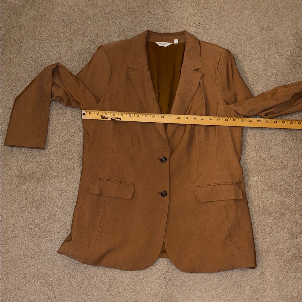Two button notch collar Blazer - Picture 5 of 10
